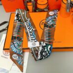 爱马仕 “从洋伞到对决”Twilly小丝巾 棕色 - Imagem 2