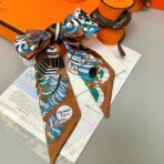 爱马仕 “从洋伞到对决”Twilly小丝巾 棕色 - Imagem 3