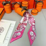 爱马仕 “从洋伞到对决”Twilly小丝巾 玫红色 - Imagem 2