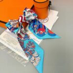 爱马仕 “从洋伞到对决”Twilly小丝巾 蓝色 - Imagem 4