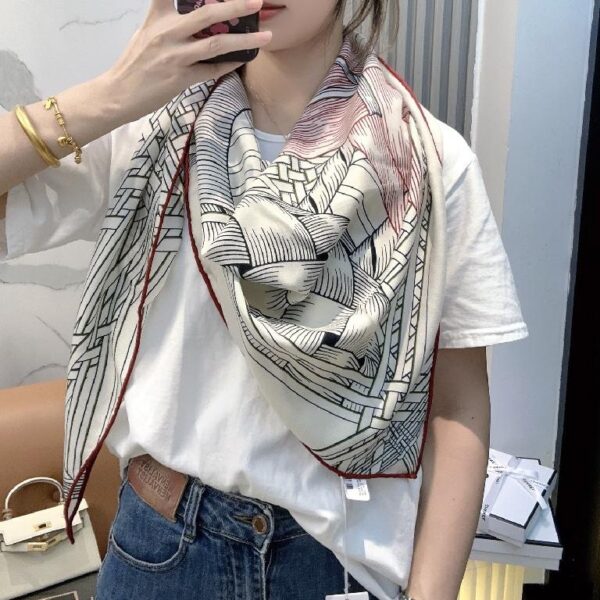 爱马仕 HERMES/2025 三角形方巾