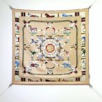 爱马仕 马刺与骏马的披挂 杏色斜纹真丝方巾