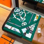 爱马仕 马刺与骏马的披挂 绿色斜纹真丝方巾 - 图片 2