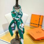 爱马仕 马刺与骏马的披挂 绿色斜纹真丝方巾 - 图片 3