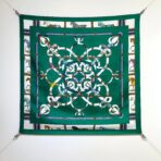 爱马仕 马刺与骏马的披挂 绿色斜纹真丝方巾