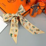 爱马仕Hermes “骏马的披挂”Twilly小丝巾 棕色 - Image 2
