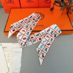 爱马仕Hermes “骏马的披挂”Twilly小丝巾 白色 - 图片 3