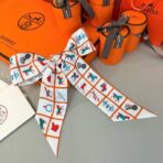 爱马仕Hermes “骏马的披挂”Twilly小丝巾 白色 - 图片 4