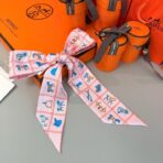 爱马仕Hermes “骏马的披挂”Twilly小丝巾 粉色 - Image 3