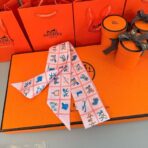 爱马仕Hermes “骏马的披挂”Twilly小丝巾 粉色 - Image 4