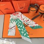 爱马仕(Hermes) “鸟之王国”小丝巾 绿色 - Imagem 2