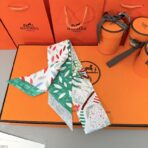 爱马仕(Hermes) “鸟之王国”小丝巾 绿色 - Imagem 4