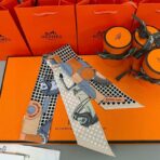 爱马仕Hermes“优雅骑士”Twilly小丝巾 黑棕撞色 - Imagem 3