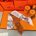 爱马仕Hermes“华丽的缰辔花卉版”Twilly小丝巾 白棕撞色 - Imagem 2