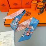 爱马仕Hermes“华丽的缰辔花卉版”Twilly小丝巾 蓝粉撞色 - Image 3