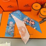 爱马仕Hermes“华丽的缰辔花卉版”Twilly小丝巾 蓝粉撞色 - Image 2