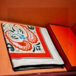 爱马仕H珍藏版大方巾 双面同色 - 图片 4