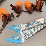 爱马仕Twilly(新型马车)丝巾 浅蓝色 - 图片 3