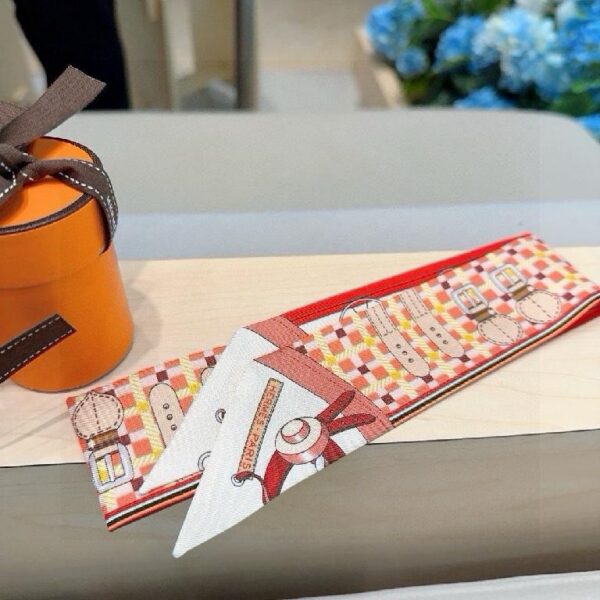 爱马仕Twilly(新型马车)丝巾 红色