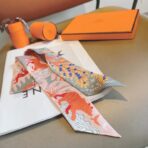 爱马仕Twilly(玛雅丛林)飘带 粉灰撞色