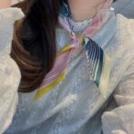 爱马仕Twilly“藏书章”小丝巾 粉蓝撞色 - 图片 3