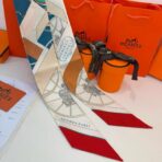 爱马仕Twilly跳跃的弹簧丝巾 红色