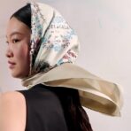 爱马仕《华丽的缰辔花卉版》杏色方巾 - 图片 2