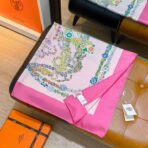 爱马仕《华丽的缰辔花卉版》玫红色方巾 - 图片 3