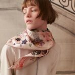 爱马仕《埃米尔奇幻之夜》红色调斜纹真丝方巾 - 图片 4