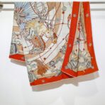 爱马仕《星辰合唱曲》  橙色围巾 - 图片 2