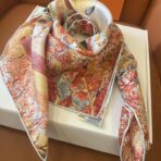 爱马仕《翱翔福宝之梦》橙色方巾 - 图片 4