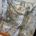 爱马仕《翱翔福宝之梦》炭灰色方巾 - Image 3