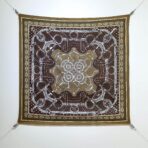 爱马仕《金质马刺》棕色斜纹真丝方巾