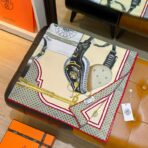 爱马仕《马车先生》斜纹真丝方巾 杏色款 - 图片 2