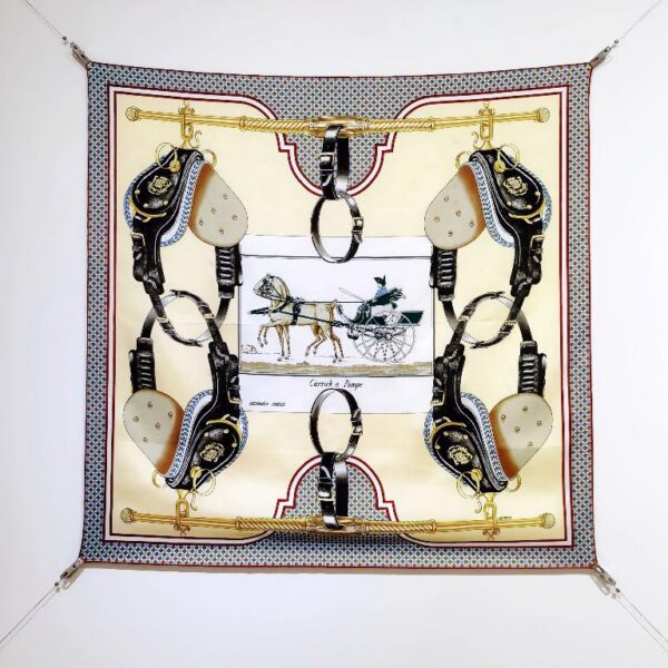 爱马仕《马车先生》斜纹真丝方巾 杏色款