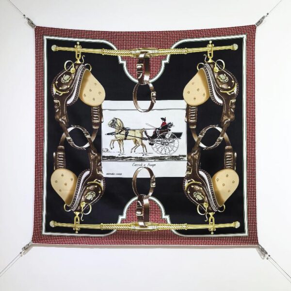 爱马仕《马车先生》斜纹真丝方巾 黑红色款