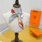 爱马仕【万花筒效应】小丝巾 米灰色 - 图片 2