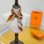 爱马仕【亚马逊庆典】丝巾 棕色款 - Image 2