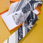 爱马仕【亚马逊庆典】丝巾 灰色款 - 图片 3