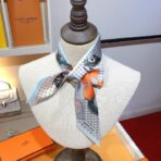 爱马仕【优雅骑士】Twilly小丝巾 浅蓝色款 - 图片 4