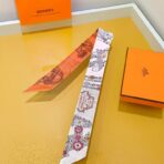 爱马仕【华丽的缰辔花卉版】小丝巾 白橙撞色