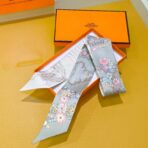 爱马仕【华丽的缰辔花卉版】小丝巾 白灰撞色 - Image 3