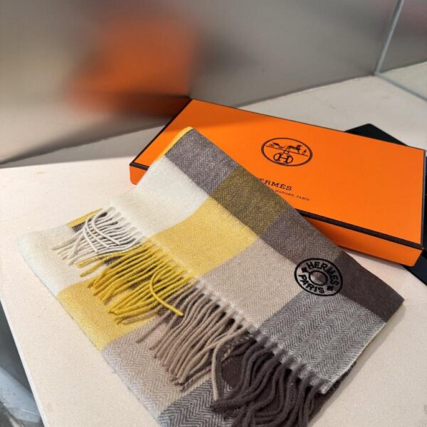 爱马仕 巴宝莉非常正的男女围巾 格子款