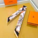 爱马仕【鞍具花束】丝巾 浅黄色