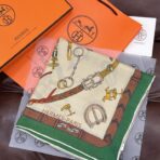 爱马仕140cm双面同色羊绒方巾 绿色边款