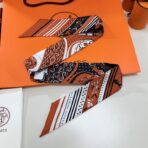 爱马仕“亚马逊庆典”Twilly小丝巾 浅棕色 - Imagem 2