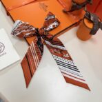 爱马仕“亚马逊庆典”Twilly小丝巾 浅棕色 - Imagem 3