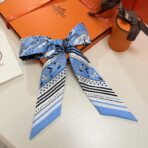 爱马仕“亚马逊庆典”Twilly小丝巾 浅蓝色 - Imagem 3