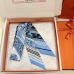 爱马仕“亚马逊庆典”Twilly小丝巾 浅蓝色 - Imagem 4