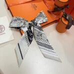 爱马仕“亚马逊庆典”Twilly小丝巾 灰色 - Imagem 3